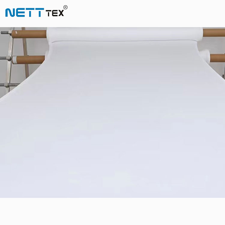 PTFE膜はどのようにして通気性と不浸透性を達成しますか？